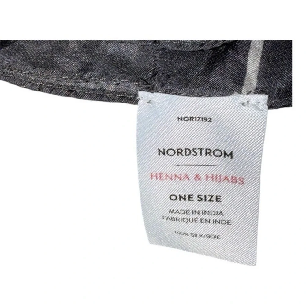 Nordstrom Square‎ Scarf – 39
